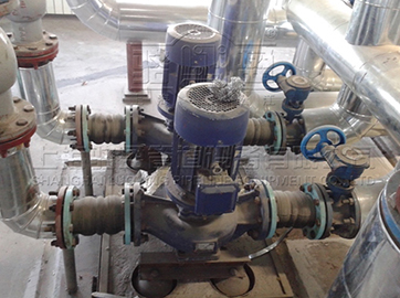 不銹鋼<a href=http://m.qtr231.cn.cn target=_blank class=infotextkey>卡箍橡膠接頭</a>實物圖