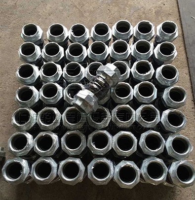 DN80<a href=http://m.qtr231.cn.cn target=_blank class=infotextkey>絲扣橡膠接頭</a>